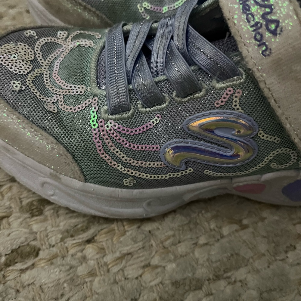 Girls shoes